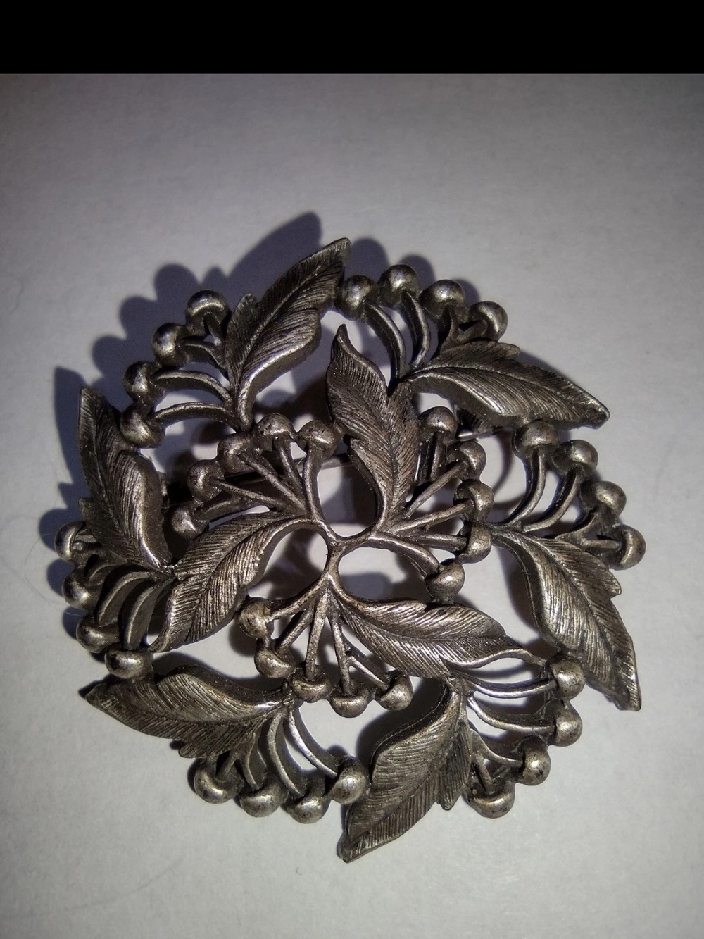 Vintage 1973 Amway Pewter Round Openwork Leaf Berry Cluster Brooch Pin Jewelry